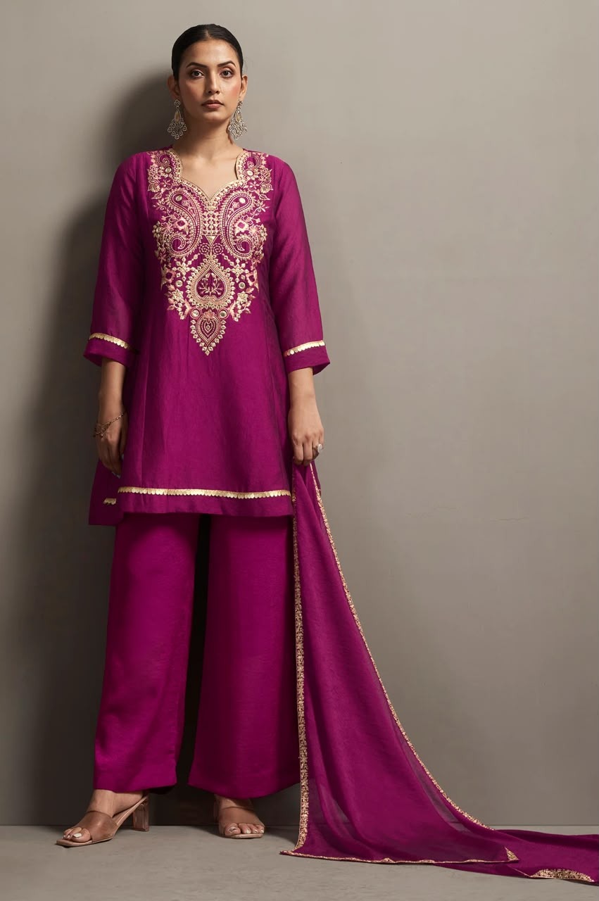 Women's Rani Pink Embroidered Silk Blend Straight Kurta