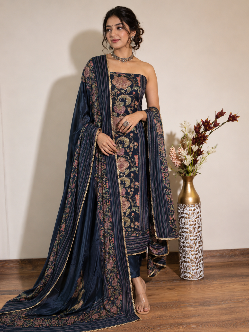 Crepe Suit With emb