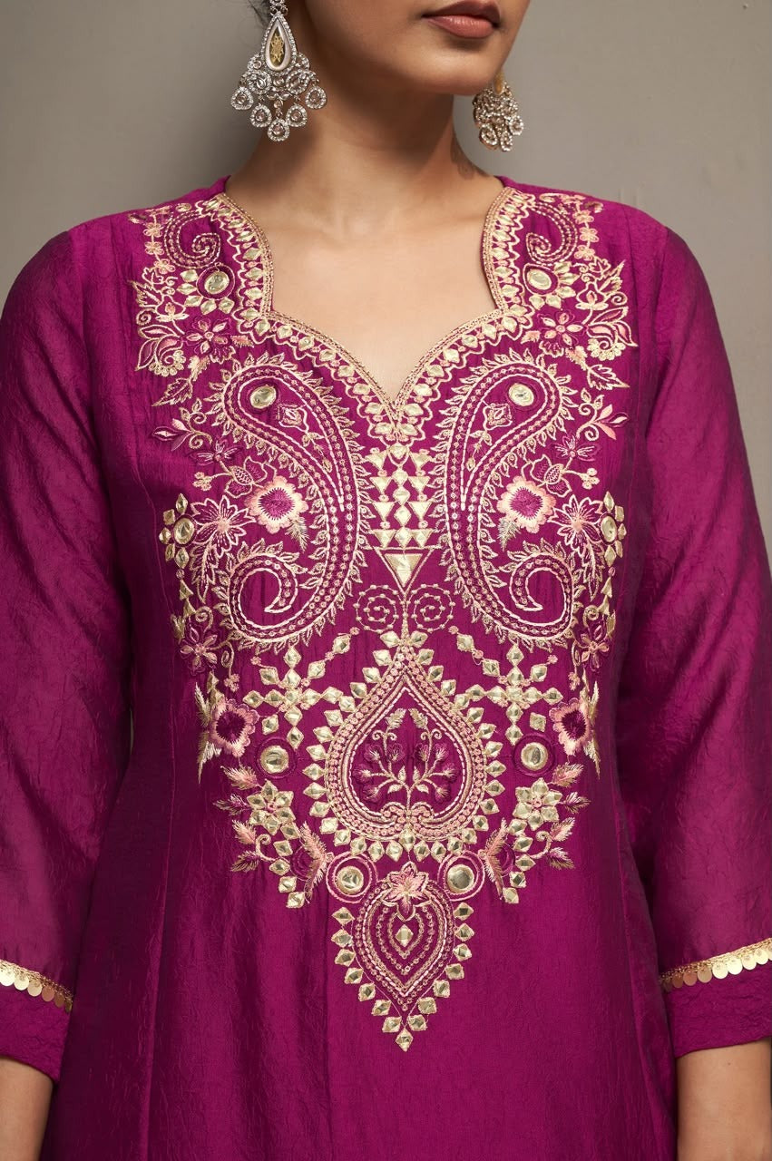 Women's Rani Pink Embroidered Silk Blend Straight Kurta