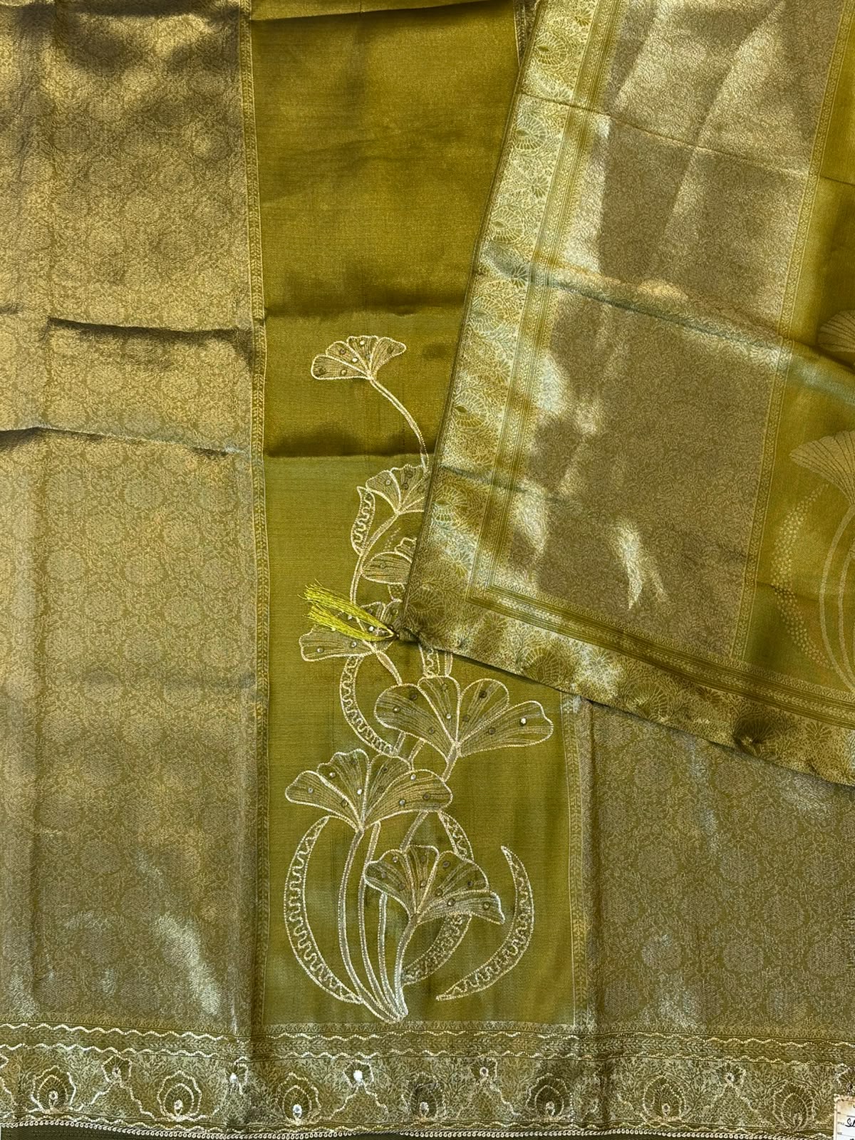 Giraffe Silk Suit with Lily Flower Embroidery
