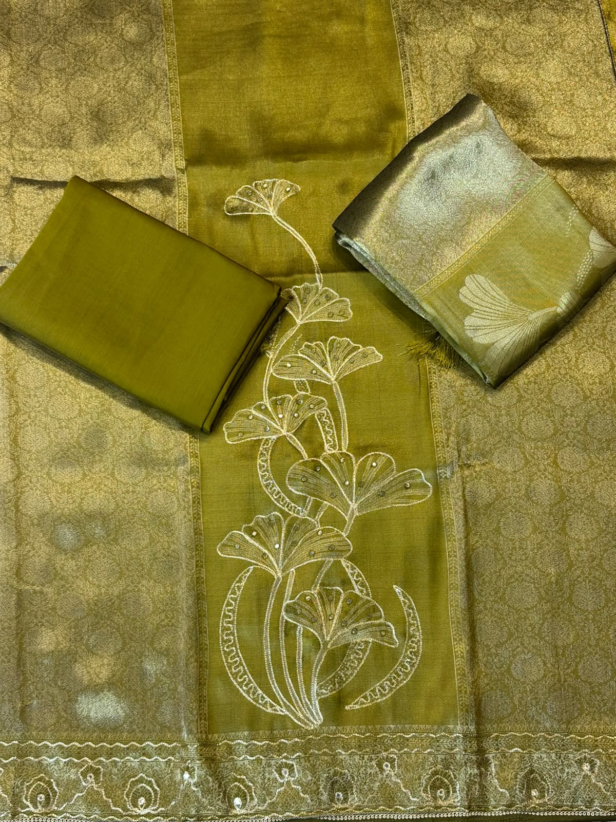 Giraffe Silk Suit with Lily Flower Embroidery
