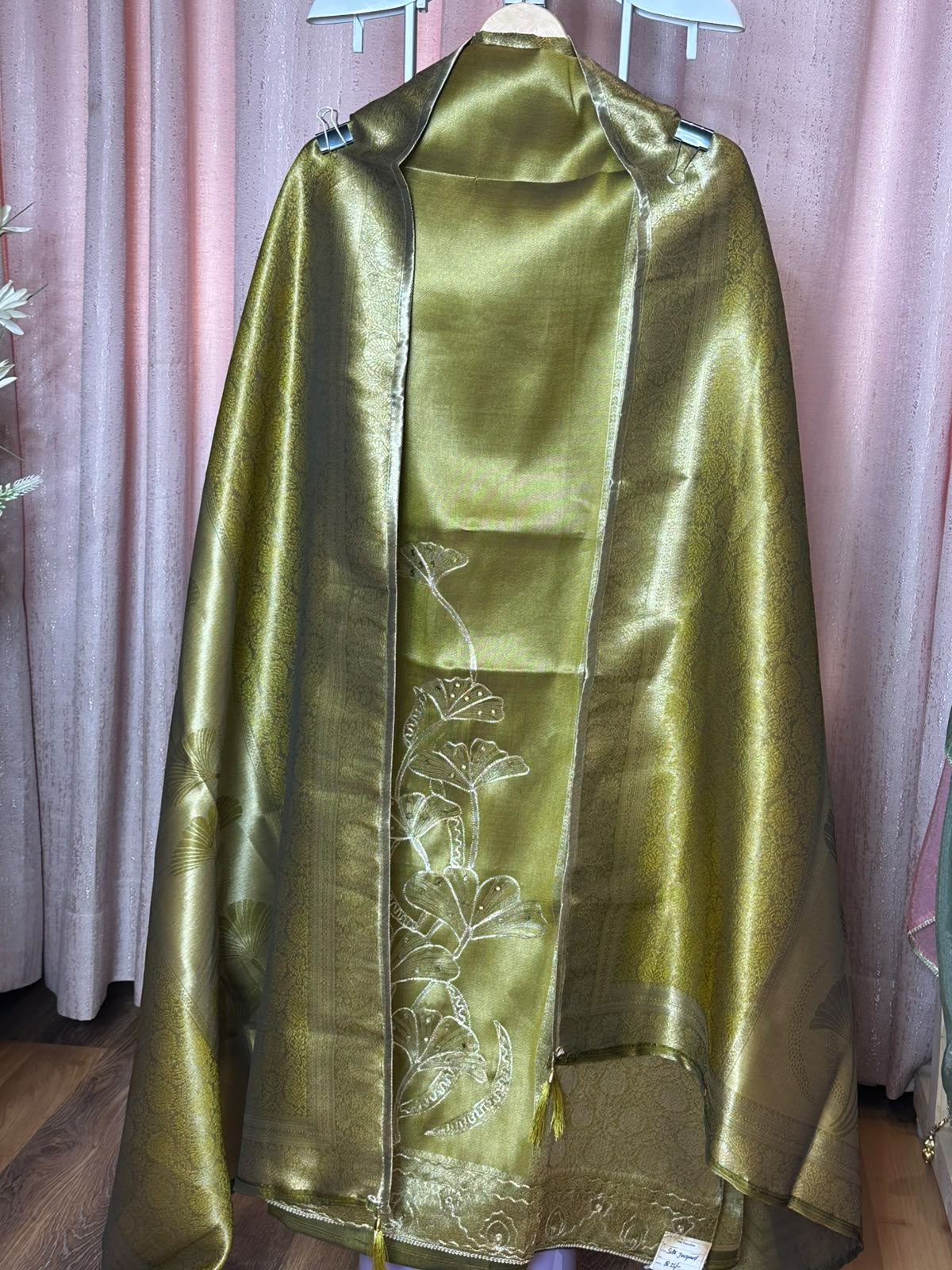 Giraffe Silk Suit with Lily Flower Embroidery