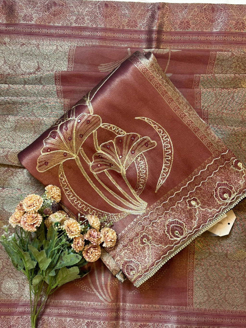 Giraffe Silk Suit with Lily Flower Embroidery