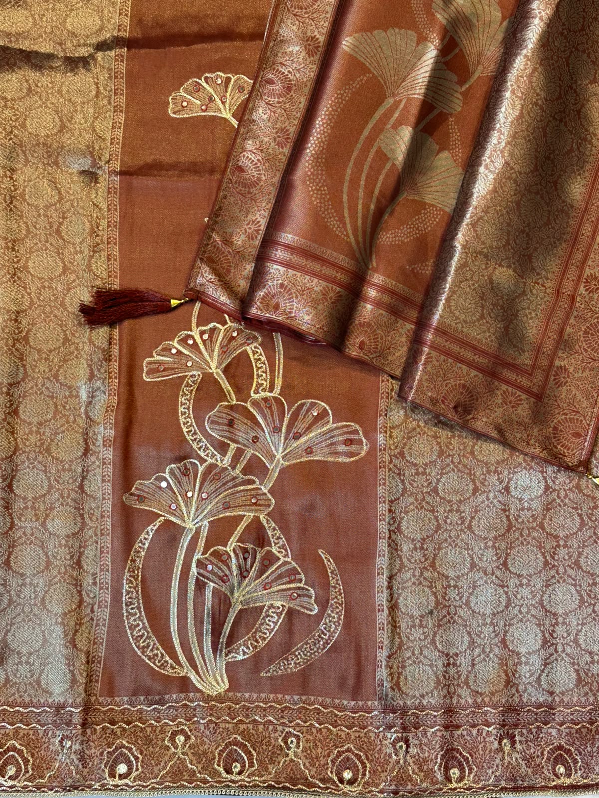 Giraffe Silk Suit with Lily Flower Embroidery