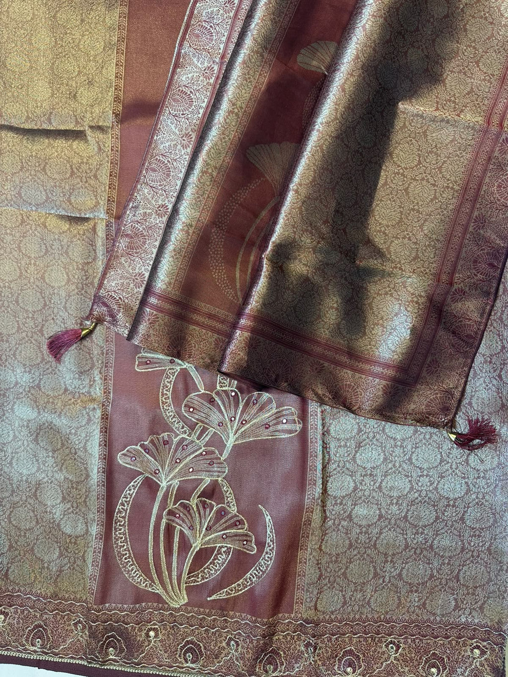 Giraffe Silk Suit with Lily Flower Embroidery