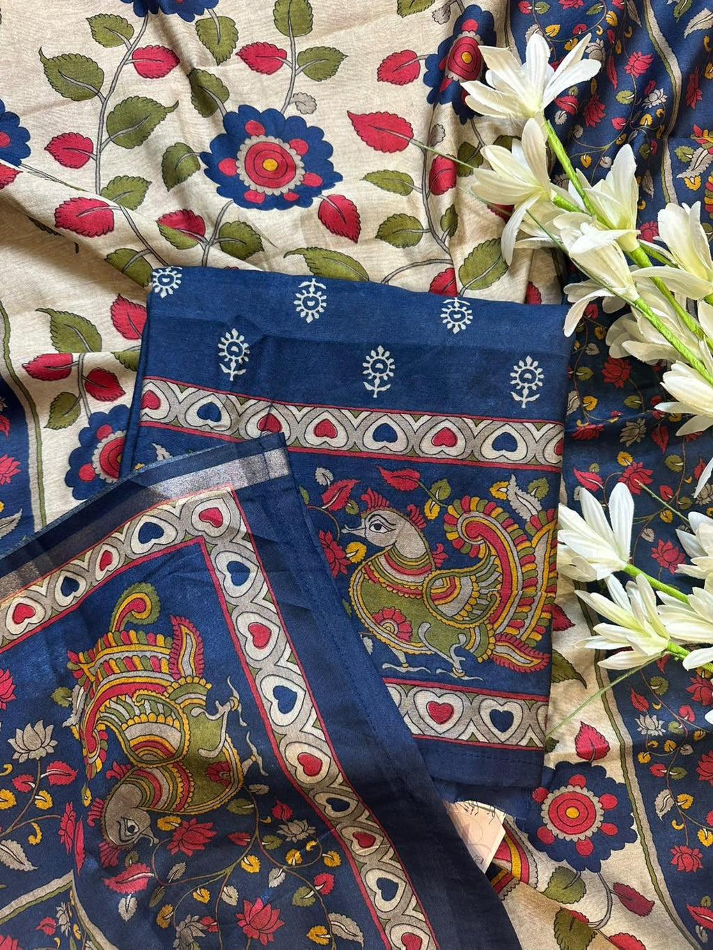 Elegant Maheshwari Silk Suit – Timeless Traditional Elegance