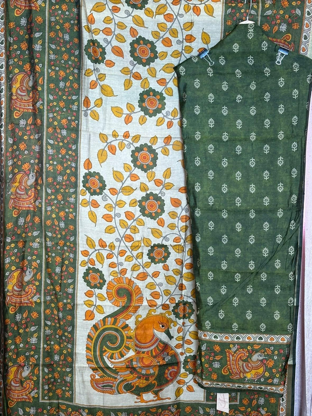 Elegant Maheshwari Silk Suit – Timeless Traditional Elegance