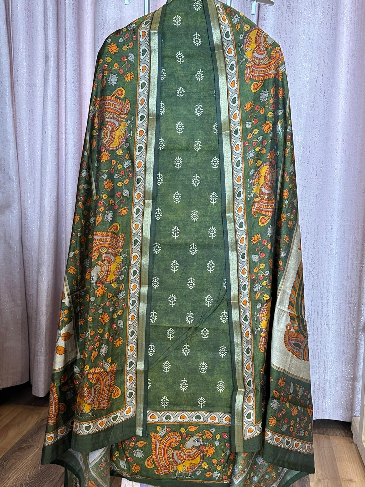 Elegant Maheshwari Silk Suit – Timeless Traditional Elegance