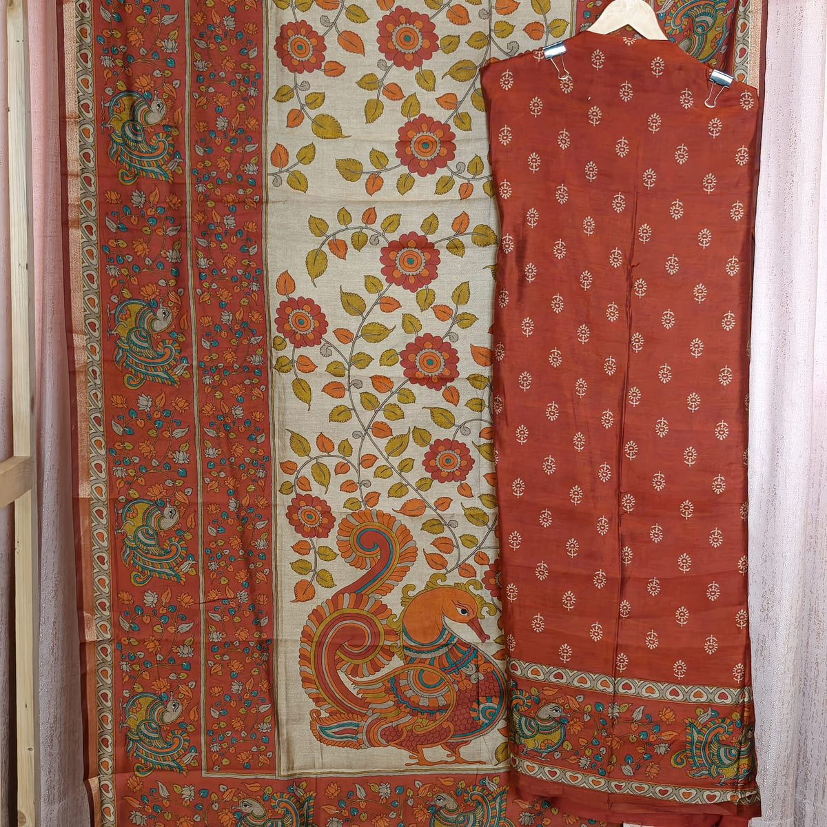 Elegant Maheshwari Silk Suit – Timeless Traditional Elegance