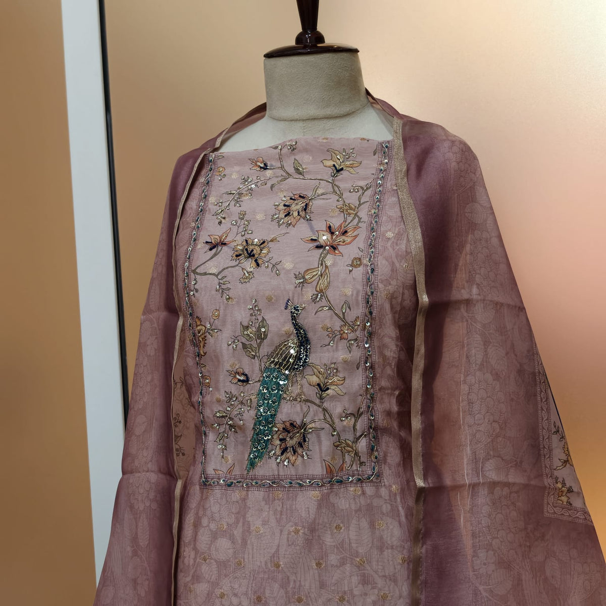 Elegant Organza Suit with Exquisite Neckline Embroidery