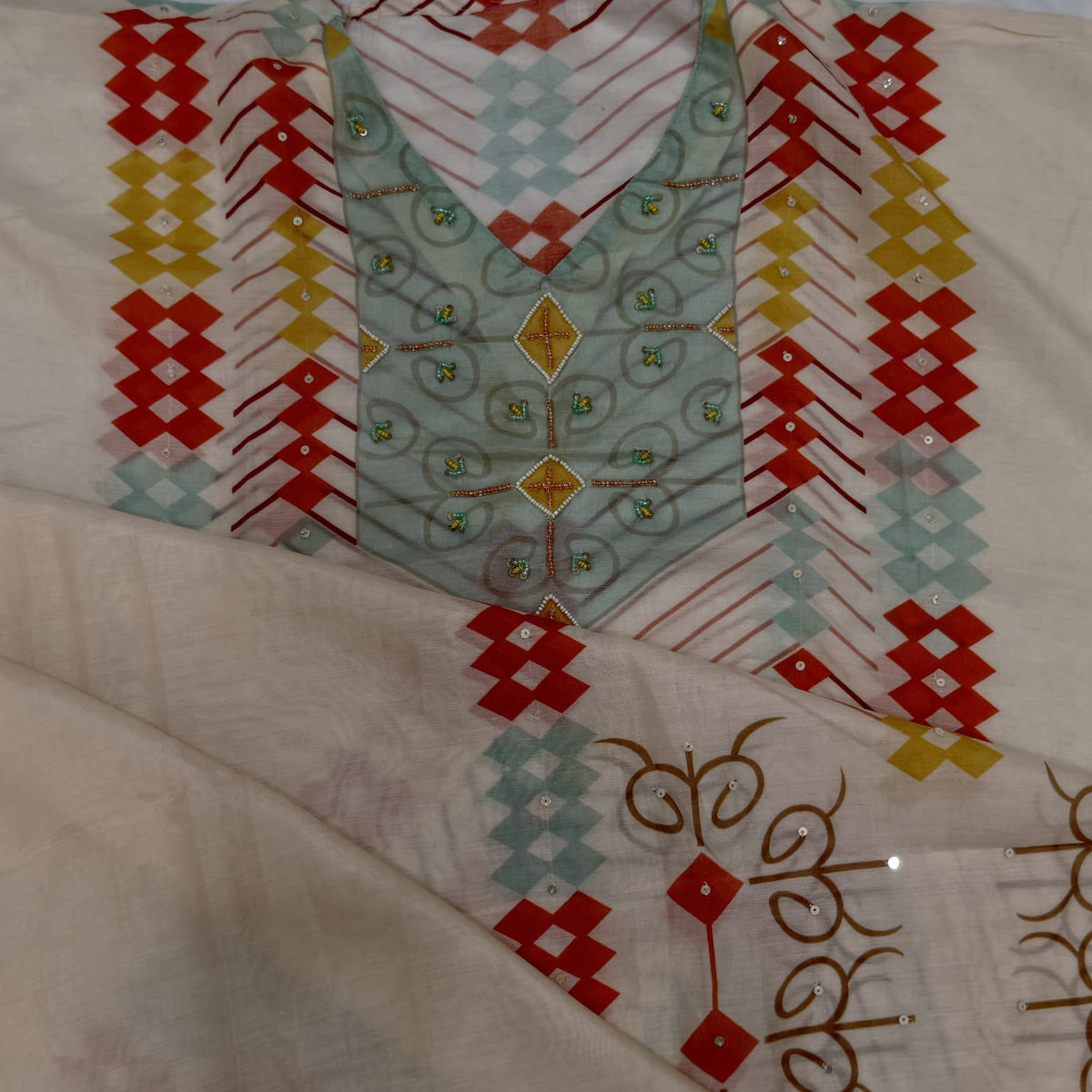 Elegant Masleen Suit – Graceful & Timeless Ethnic Wear