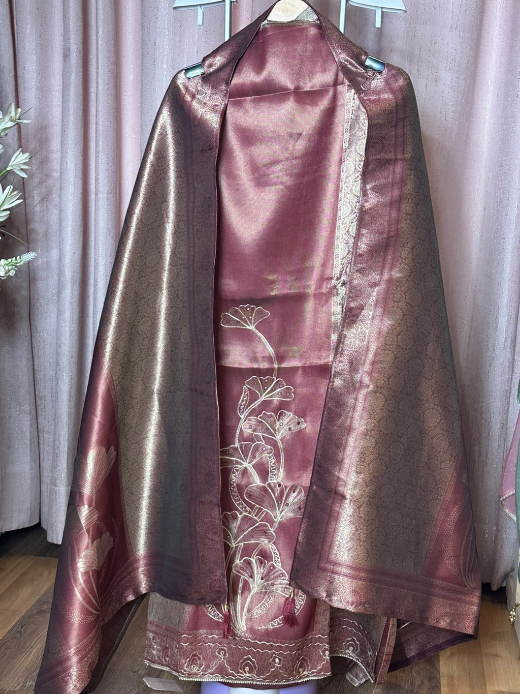 Giraffe Silk Suit with Lily Flower Embroidery