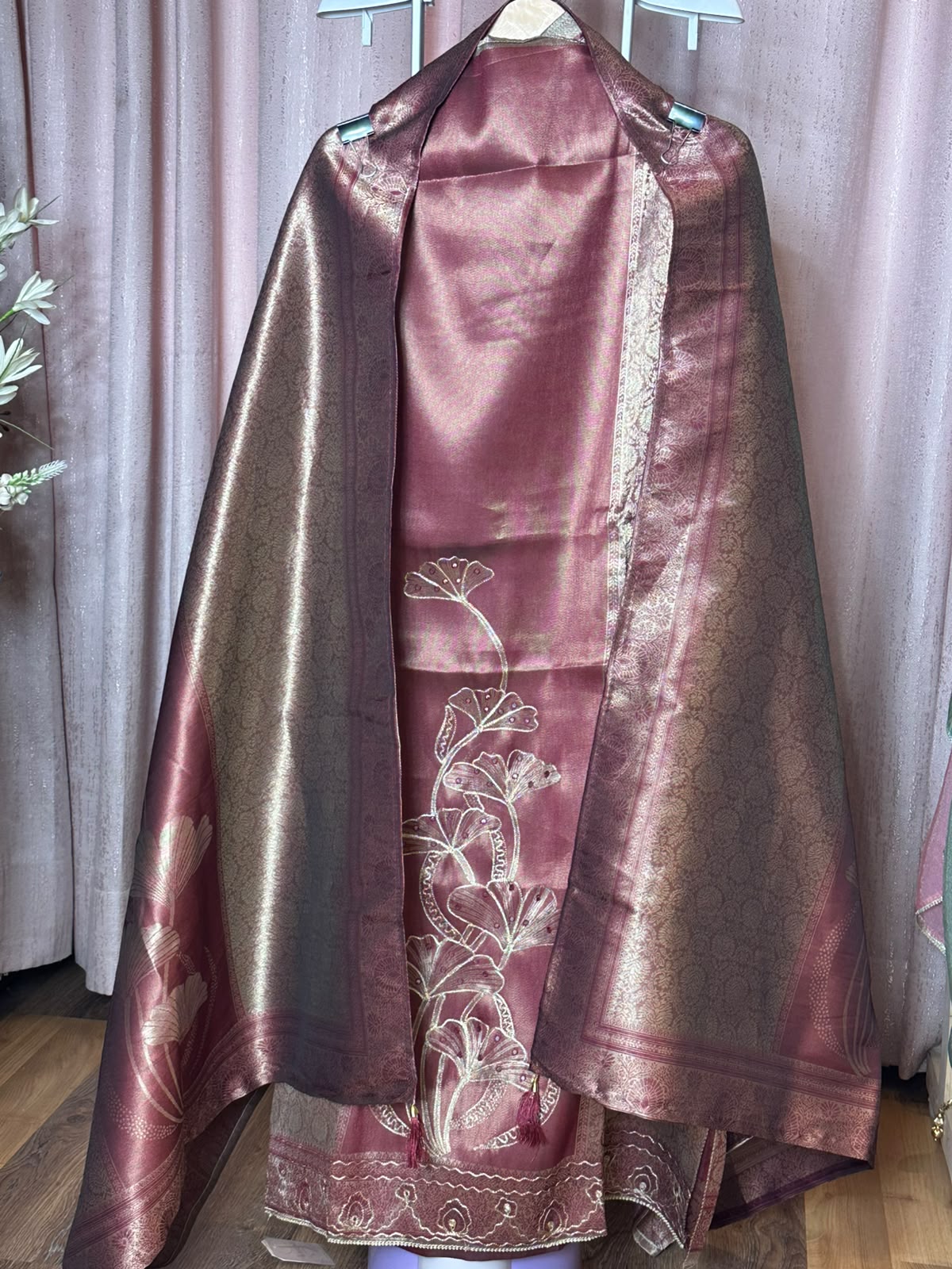 Giraffe Silk Suit with Lily Flower Embroidery
